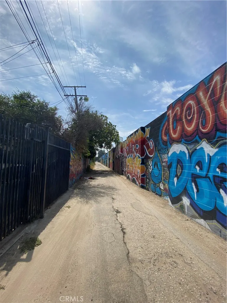 1348 E 21st Street, Los Angeles, California 90011 home-pic-4